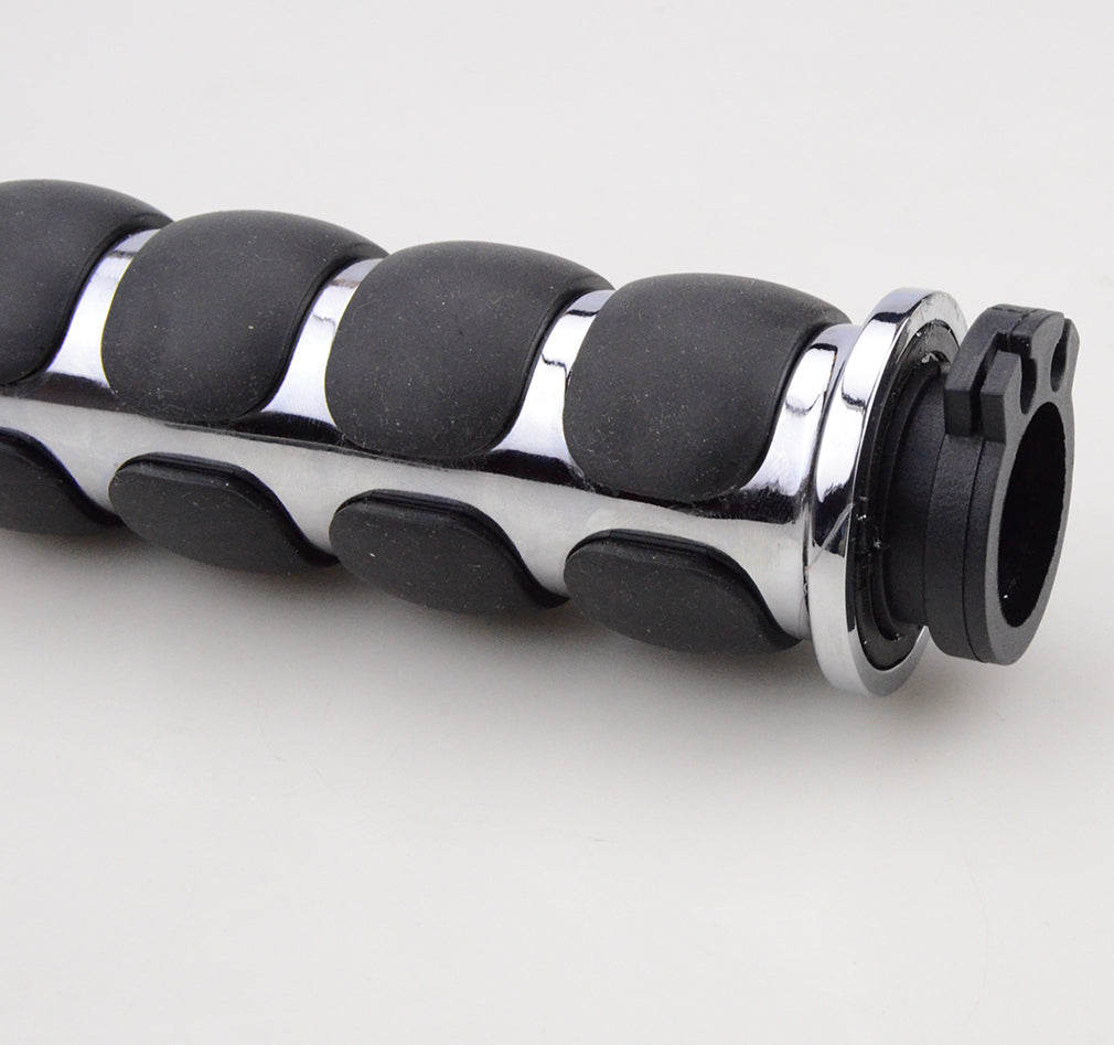 GOOFIT Motorcycle Chrome Padded Hand Grips Handlebar Throttle Boss Replacement for Softail Dyna Electra Glide