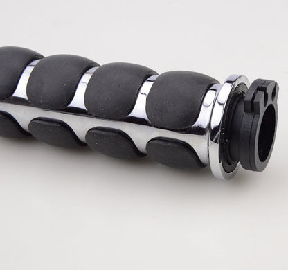 GOOFIT Motorcycle Chrome Padded Hand Grips Handlebar Throttle Boss Replacement for Softail Dyna Electra Glide